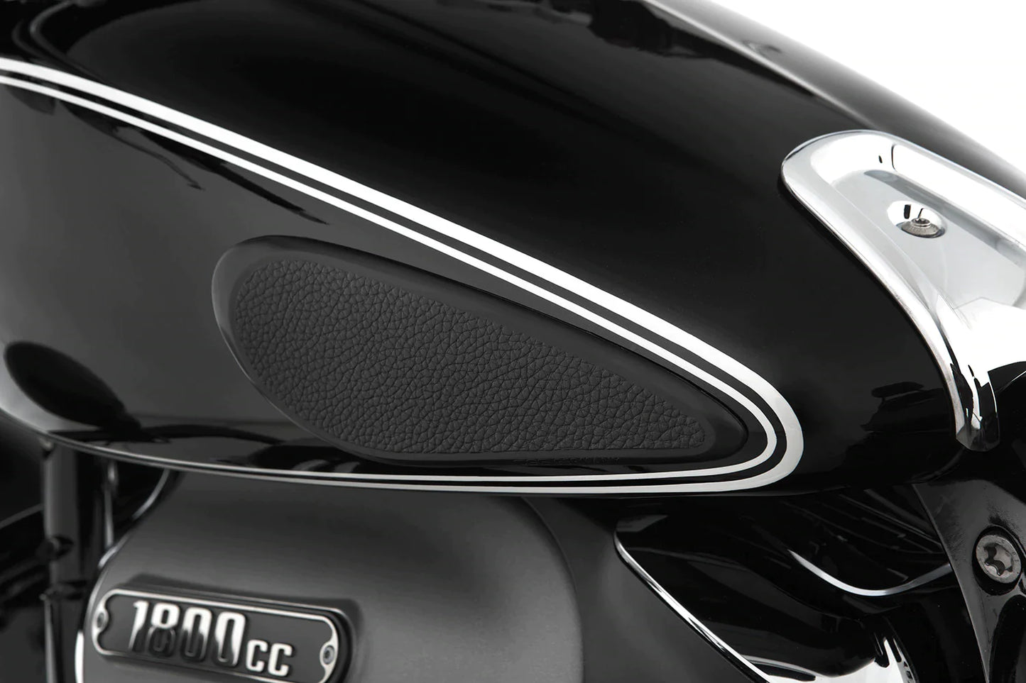 BMW R18 Ergonomics - Tank Pads Set - Wunderlich