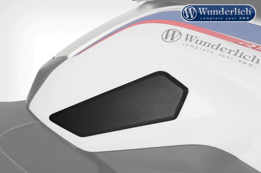 BMW R1250R Ergonomics - Tank Pads - Wunderlich