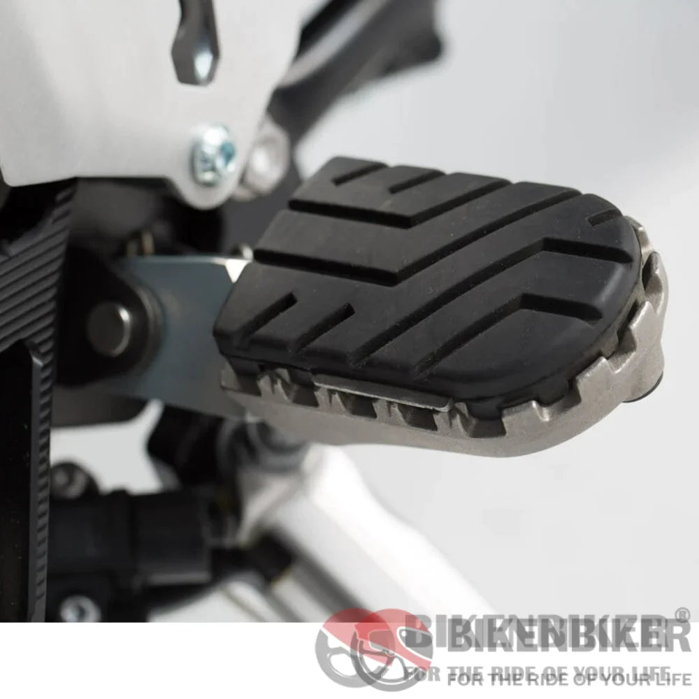 Triumph Tiger 800/900/1200 Ergonomics - Ion Footrest Kit Sw-Motech Footpegs
