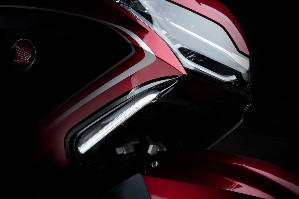 TWINART Lighted Vent Trim - Honda Goldwing - Ciro Goldstrike