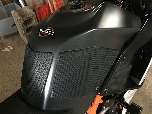 KTM RC 200/390 (2014 - Current) Motorcycle Tank Grip Pads - Bike 'N' Biker