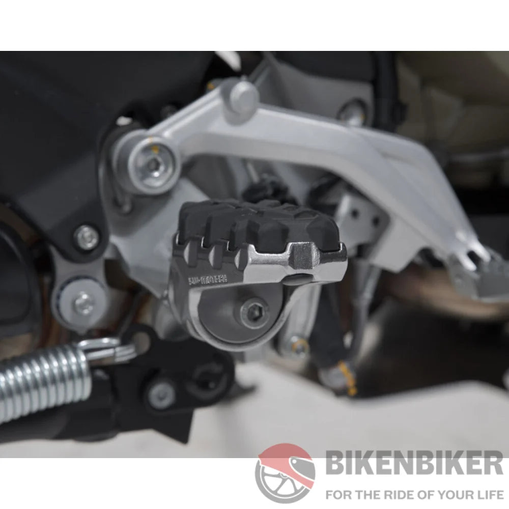 Ducati Multistrada V4 Ergonomics - Evo Footrest Kit Sw-Motech Footpegs