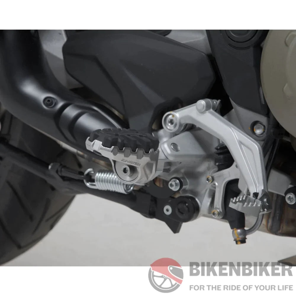 Ducati Multistrada V4 Ergonomics - Evo Footrest Kit Sw-Motech Footpegs