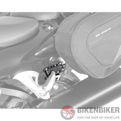 Suzuki Hayabusa Luggage - Blaze Saddlebag Mount Sw-Motech Side Carrier