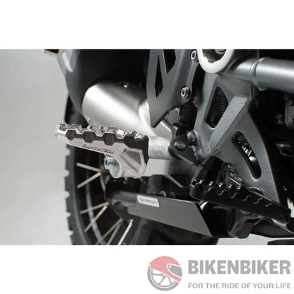 Triumph Tiger Explorer 1200 Ergonomics - Evo Footrest Kit- Sw-Motech Footpegs